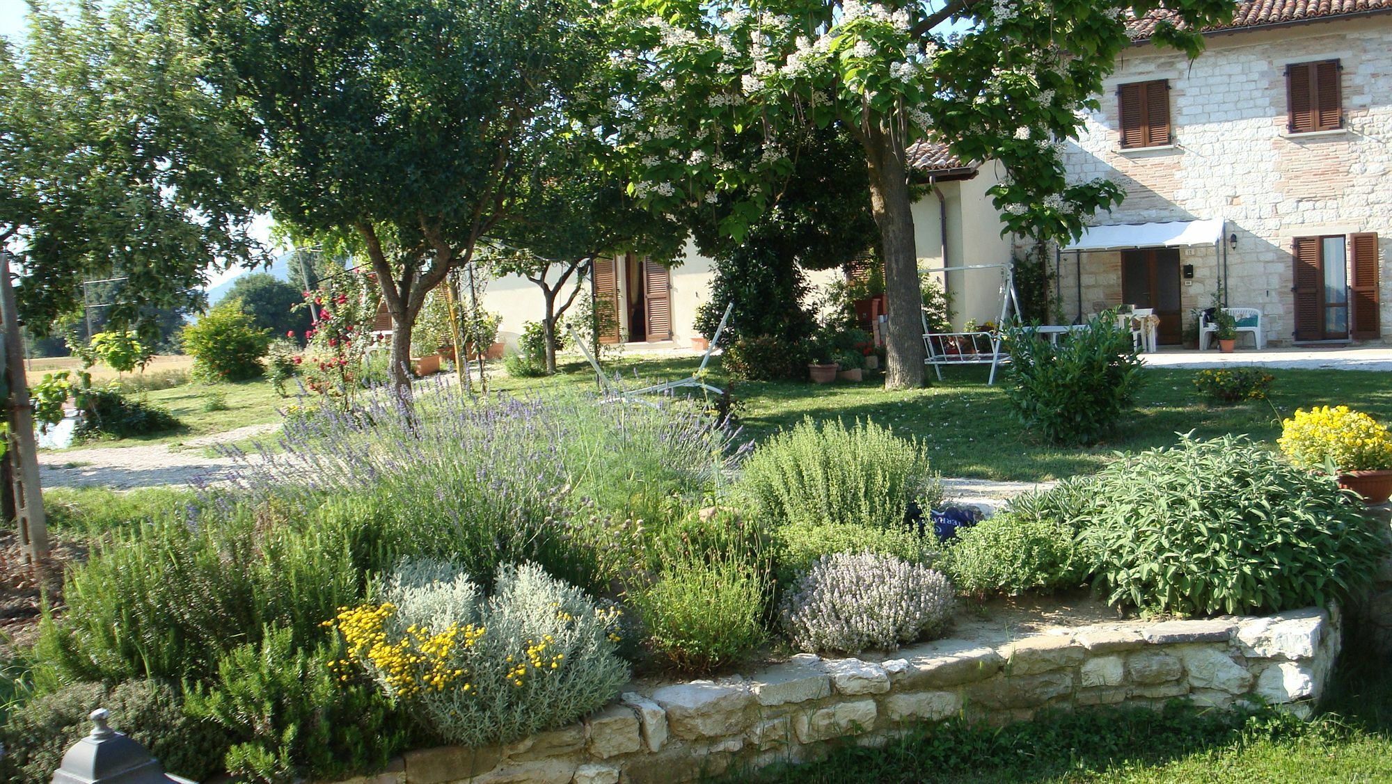 Aparthotel Fontecese à Gubbio Extérieur photo